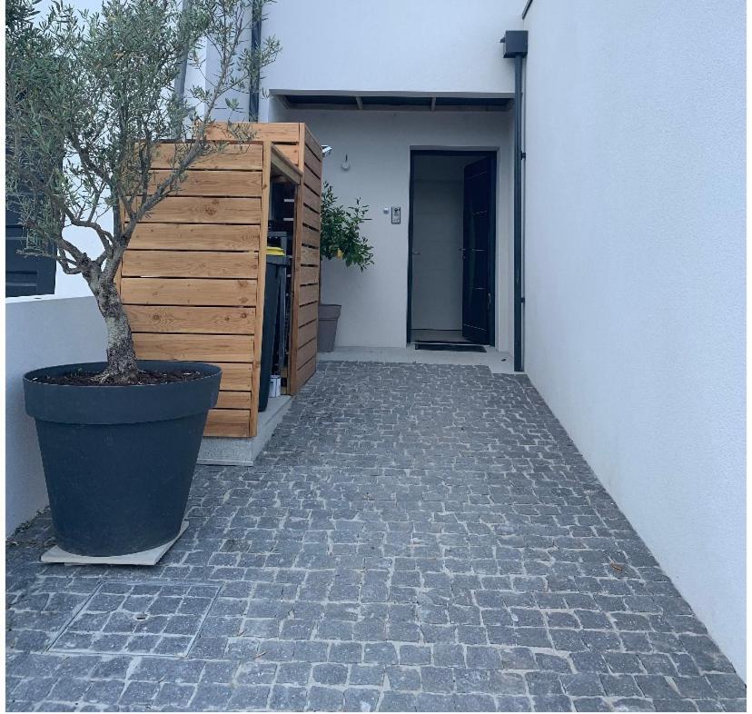 Maison Terrasse Proche Centre Ville Et Ile De Re La Rochelle  Eksteriør billede